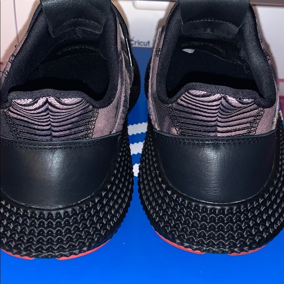 Sale! Adidas shoes - Picture 3 of 7